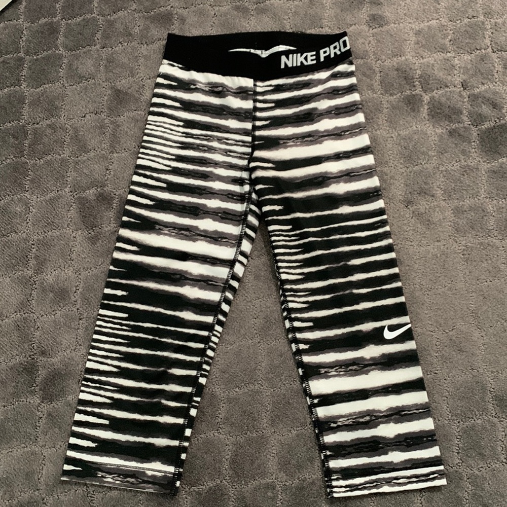 Nike cropped leggings